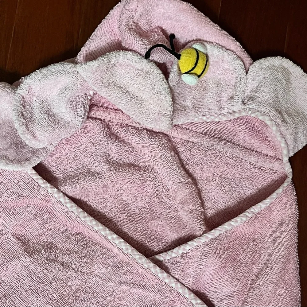 2 Hooded Towels Pink Flower Bee & Puppy Dog Bath Beach Girls Pottery Barn